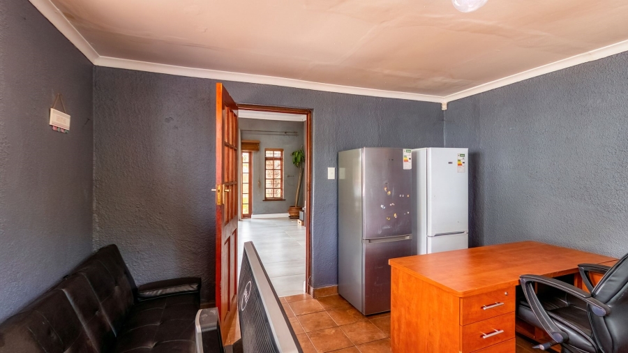 5 Bedroom Property for Sale in Elandspark Gauteng