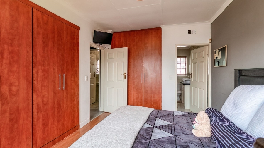 5 Bedroom Property for Sale in Elandspark Gauteng