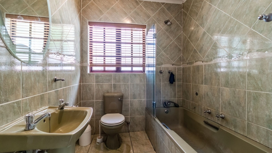 5 Bedroom Property for Sale in Elandspark Gauteng