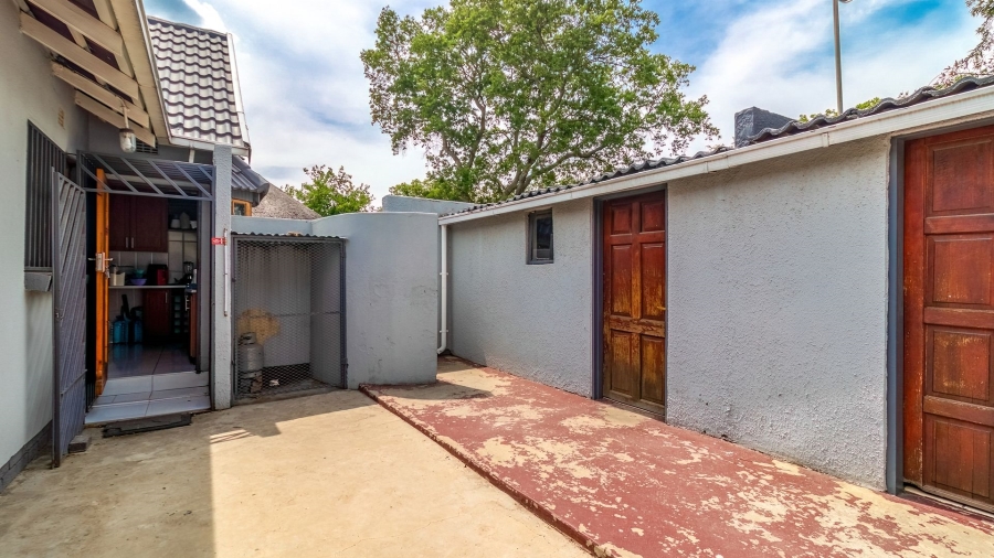 5 Bedroom Property for Sale in Elandspark Gauteng