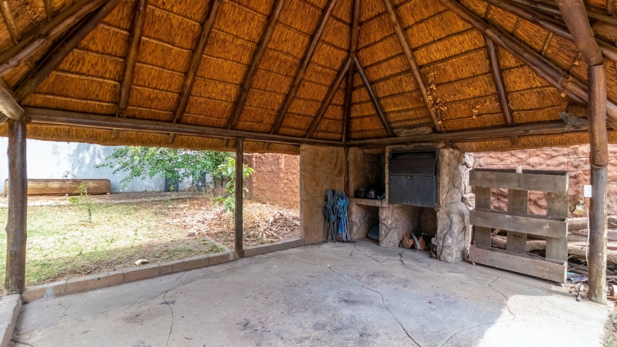 5 Bedroom Property for Sale in Elandspark Gauteng