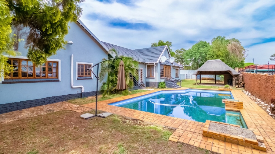 5 Bedroom Property for Sale in Elandspark Gauteng