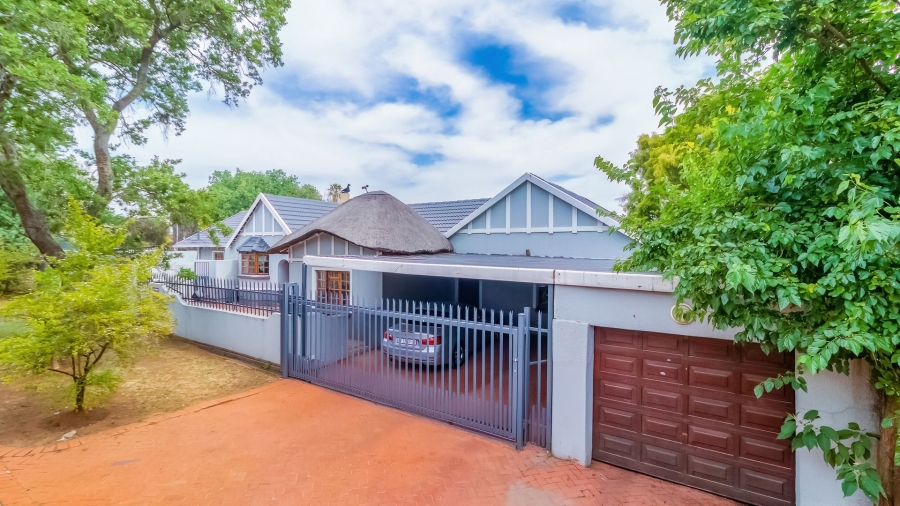 5 Bedroom Property for Sale in Elandspark Gauteng