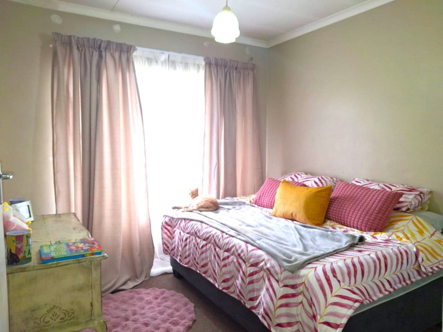 2 Bedroom Property for Sale in Rooihuiskraal North Gauteng