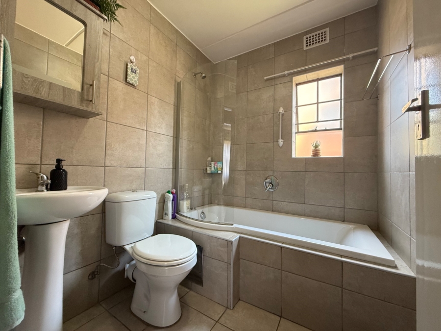 2 Bedroom Property for Sale in Montana Tuine Gauteng