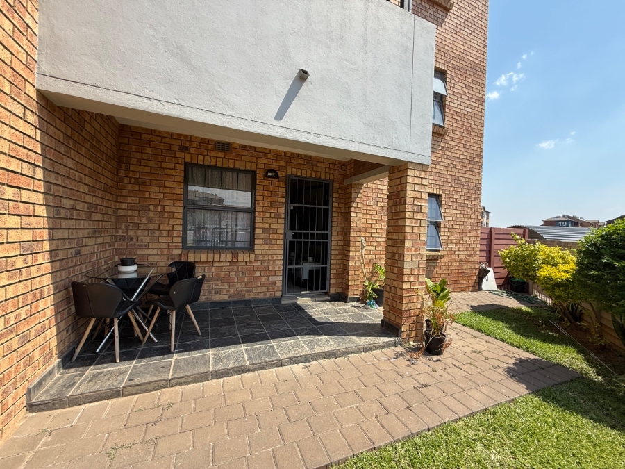 2 Bedroom Property for Sale in Montana Tuine Gauteng