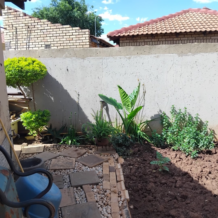 3 Bedroom Property for Sale in Protea Glen Gauteng