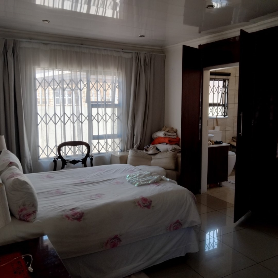 3 Bedroom Property for Sale in Protea Glen Gauteng