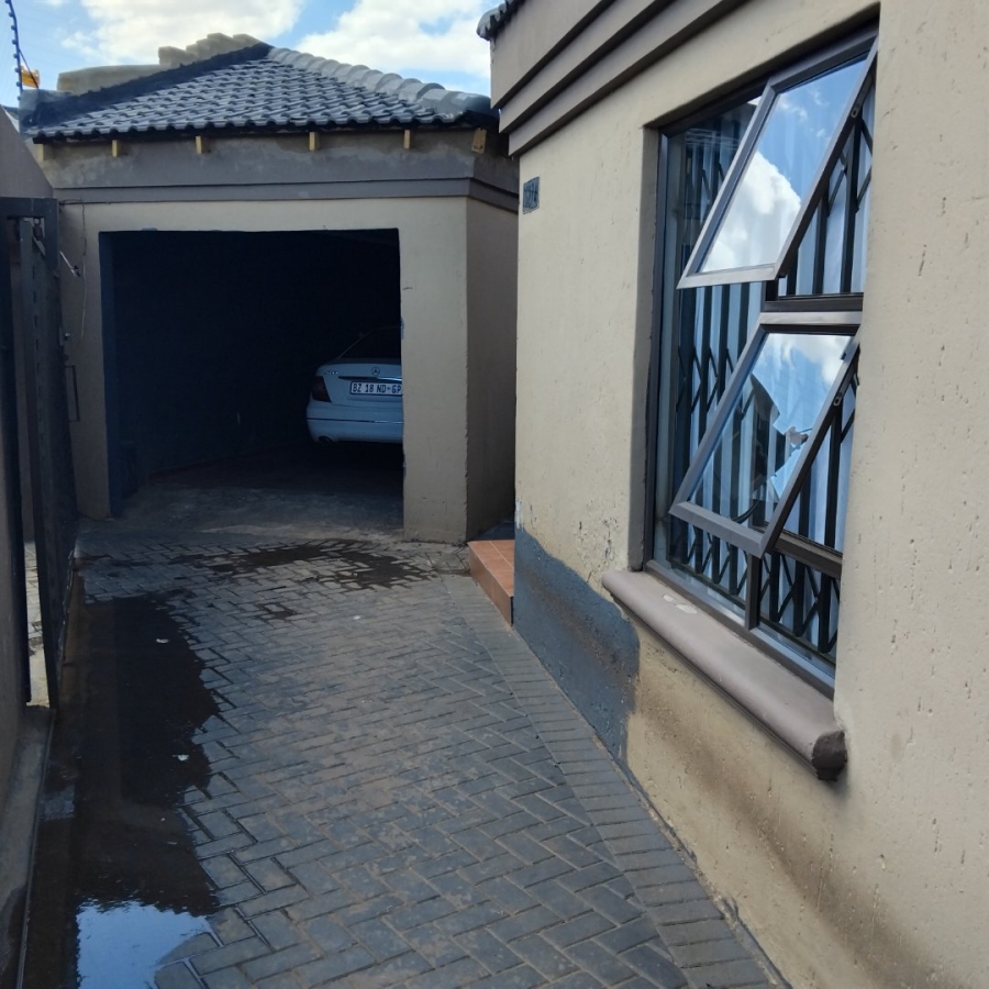 3 Bedroom Property for Sale in Protea Glen Gauteng