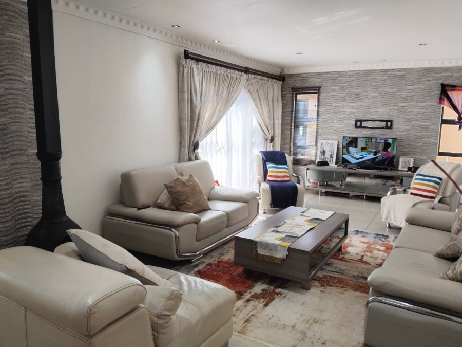3 Bedroom Property for Sale in Protea Glen Gauteng
