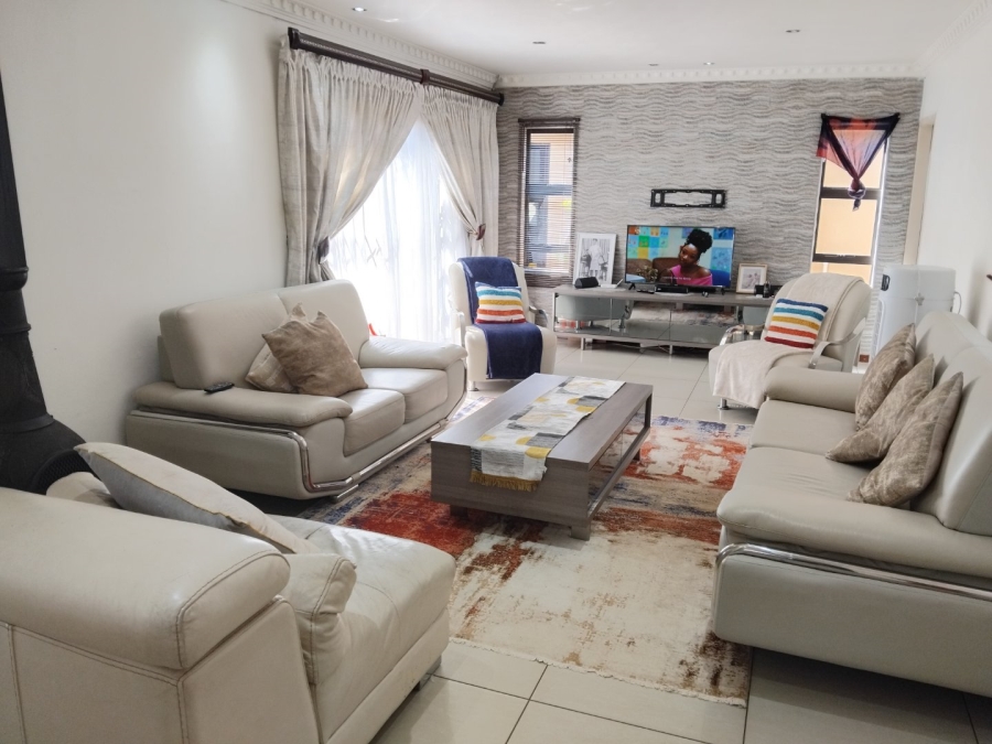 3 Bedroom Property for Sale in Protea Glen Gauteng