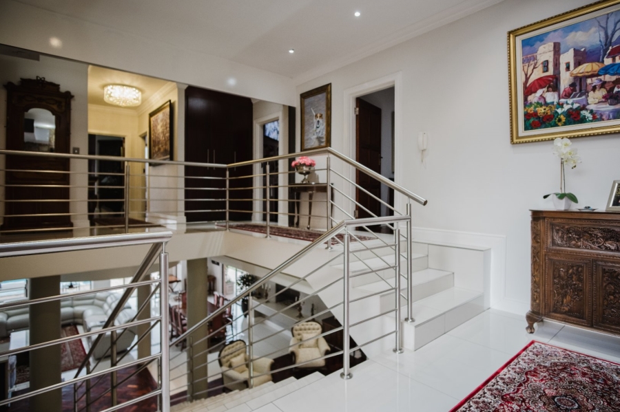 5 Bedroom Property for Sale in Glenvista Gauteng
