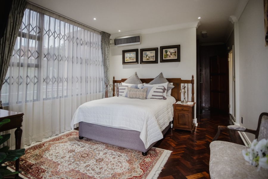 5 Bedroom Property for Sale in Glenvista Gauteng