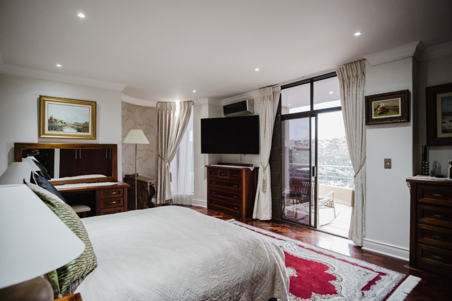 5 Bedroom Property for Sale in Glenvista Gauteng