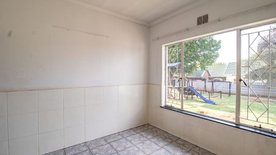 7 Bedroom Property for Sale in Aston Manor Gauteng