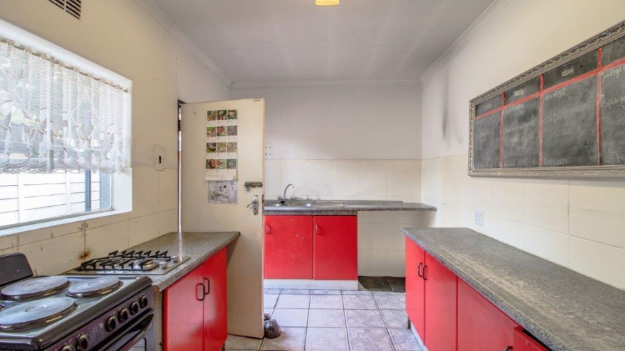 7 Bedroom Property for Sale in Aston Manor Gauteng