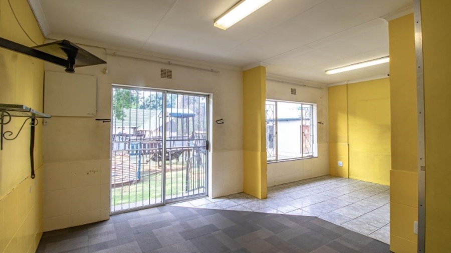 7 Bedroom Property for Sale in Aston Manor Gauteng