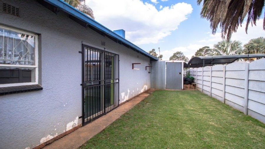 7 Bedroom Property for Sale in Aston Manor Gauteng