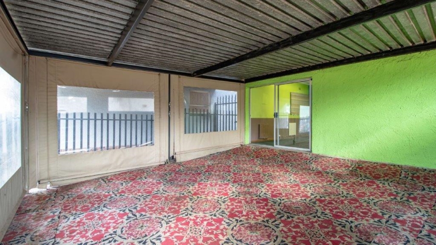 7 Bedroom Property for Sale in Aston Manor Gauteng