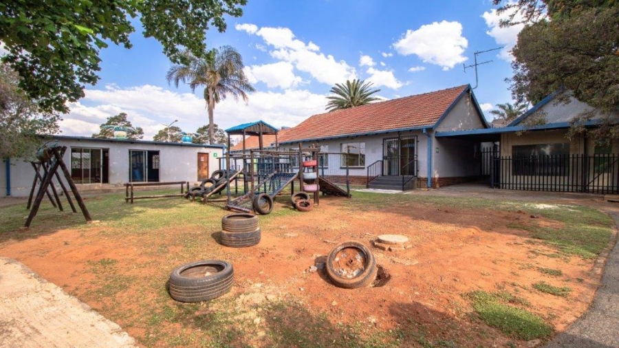 7 Bedroom Property for Sale in Aston Manor Gauteng