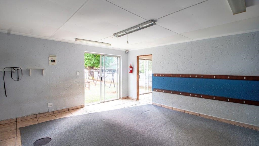 7 Bedroom Property for Sale in Aston Manor Gauteng