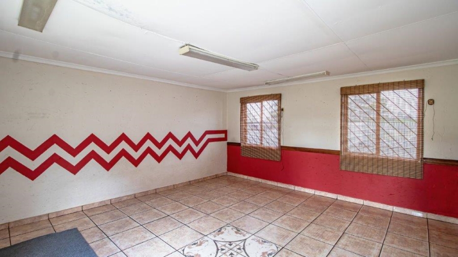 7 Bedroom Property for Sale in Aston Manor Gauteng