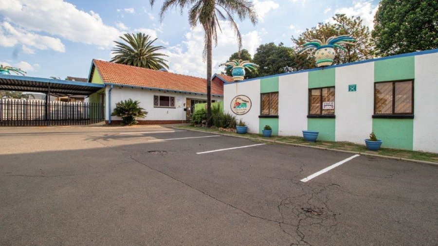 7 Bedroom Property for Sale in Aston Manor Gauteng