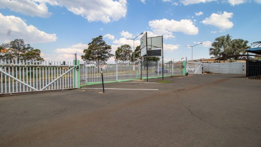 7 Bedroom Property for Sale in Aston Manor Gauteng