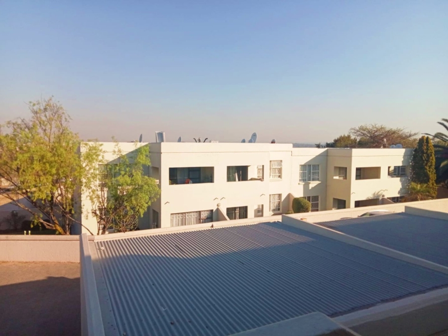 To Let 2 Bedroom Property for Rent in Vorna Valley Gauteng