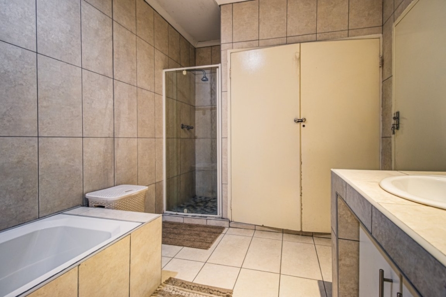 4 Bedroom Property for Sale in Isandovale Gauteng