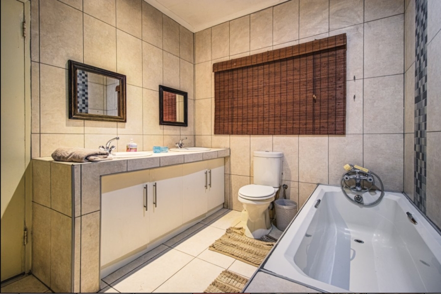 4 Bedroom Property for Sale in Isandovale Gauteng