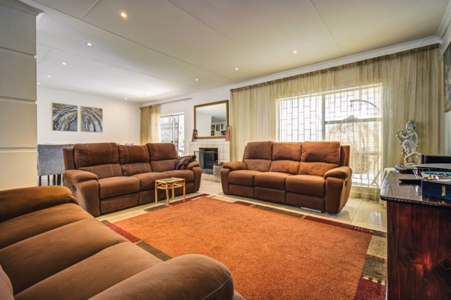 4 Bedroom Property for Sale in Isandovale Gauteng
