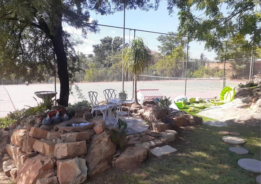 To Let 1 Bedroom Property for Rent in La Montagne Gauteng