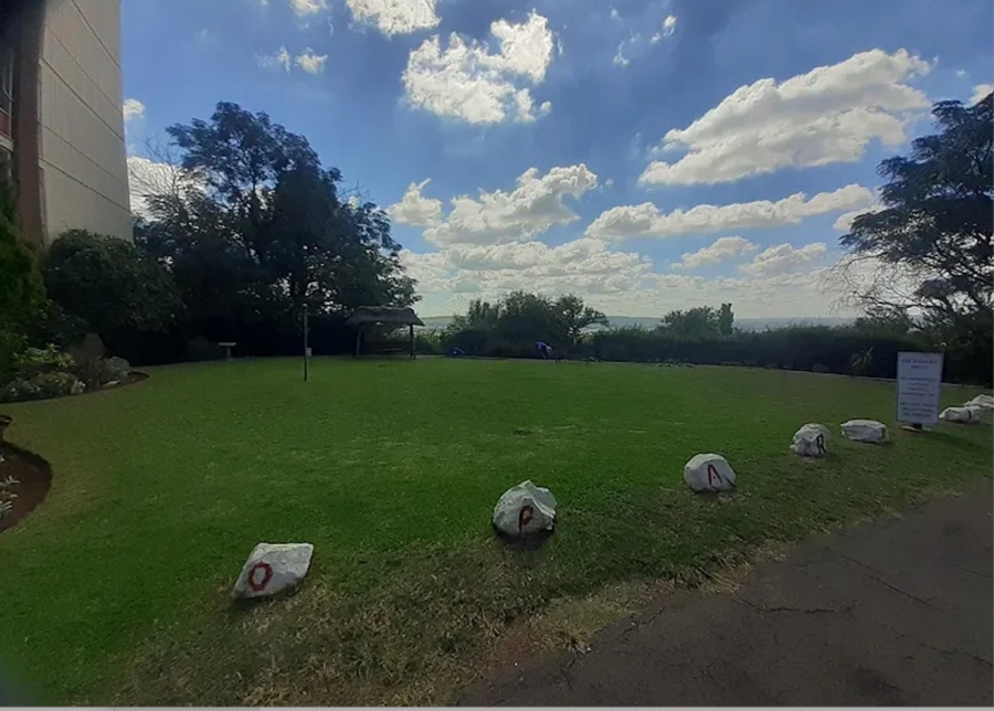 To Let 1 Bedroom Property for Rent in La Montagne Gauteng