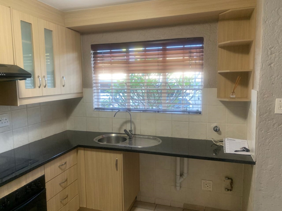 To Let 3 Bedroom Property for Rent in Bassonia Rock Gauteng