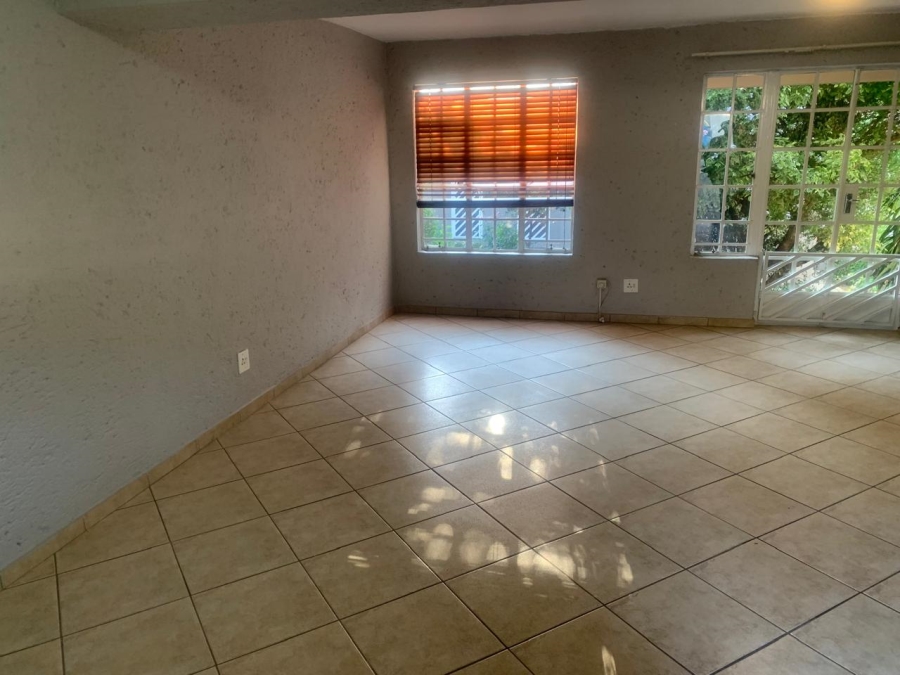 To Let 3 Bedroom Property for Rent in Bassonia Rock Gauteng