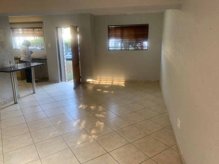 To Let 3 Bedroom Property for Rent in Bassonia Rock Gauteng