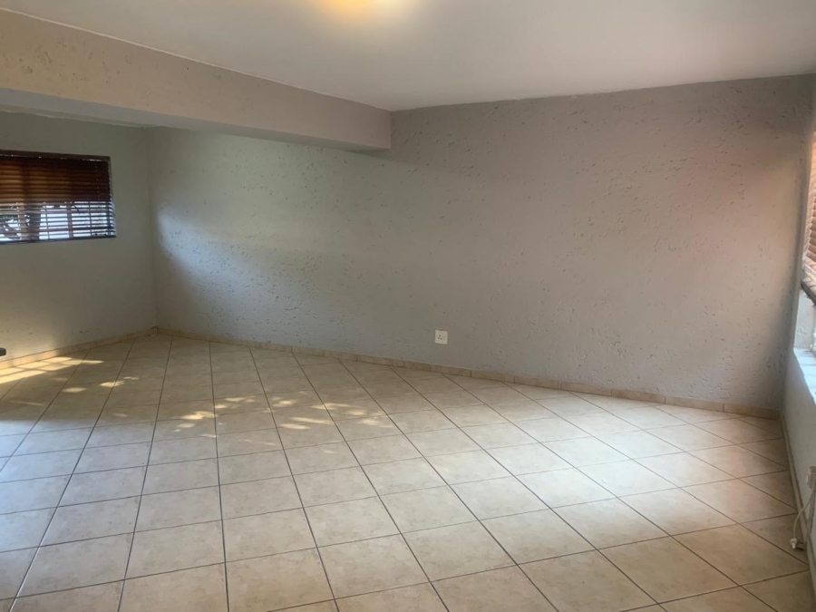 To Let 3 Bedroom Property for Rent in Bassonia Rock Gauteng