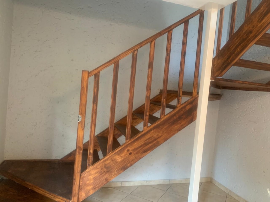 To Let 3 Bedroom Property for Rent in Bassonia Rock Gauteng