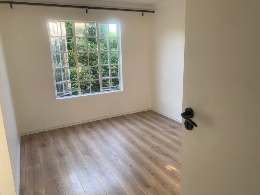 To Let 3 Bedroom Property for Rent in Bassonia Rock Gauteng