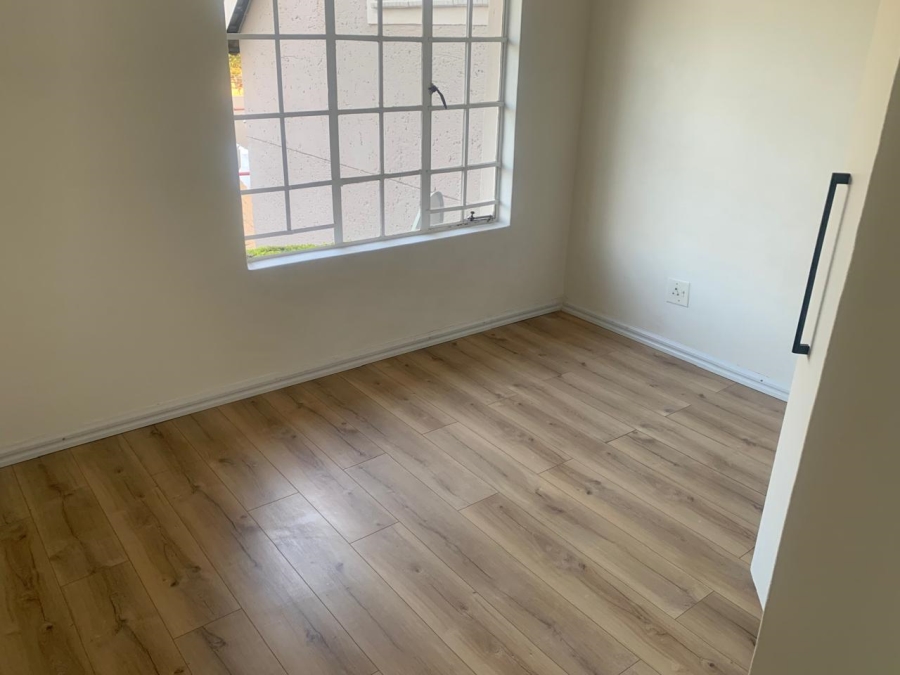 To Let 3 Bedroom Property for Rent in Bassonia Rock Gauteng
