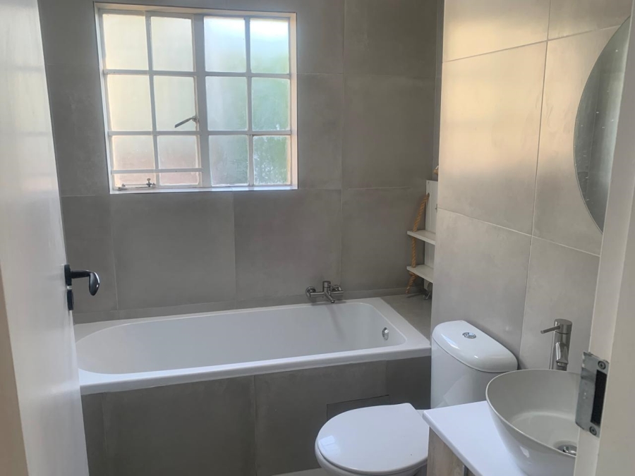 To Let 3 Bedroom Property for Rent in Bassonia Rock Gauteng