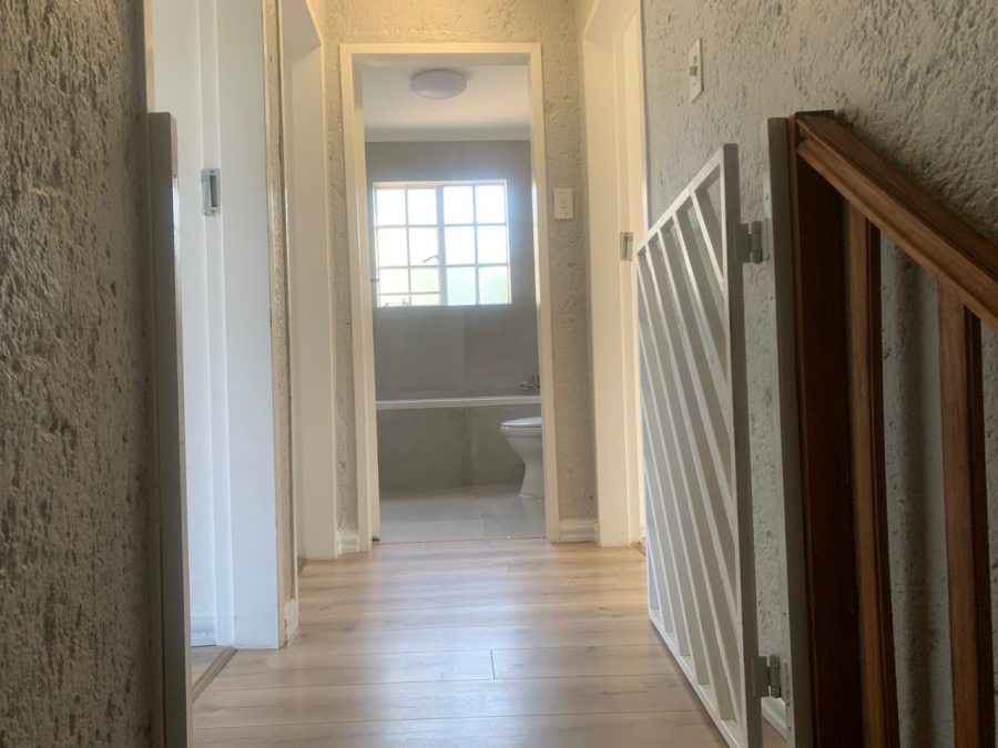 To Let 3 Bedroom Property for Rent in Bassonia Rock Gauteng