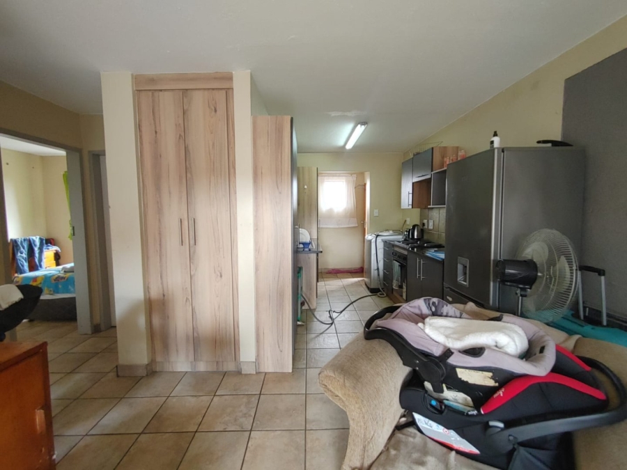 2 Bedroom Property for Sale in Rooihuiskraal North Gauteng