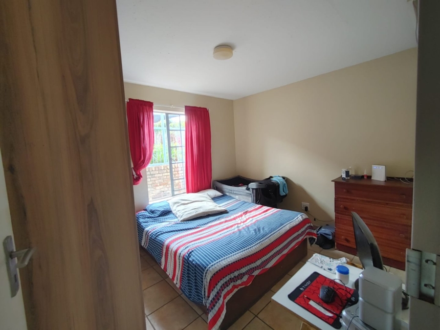 2 Bedroom Property for Sale in Rooihuiskraal North Gauteng