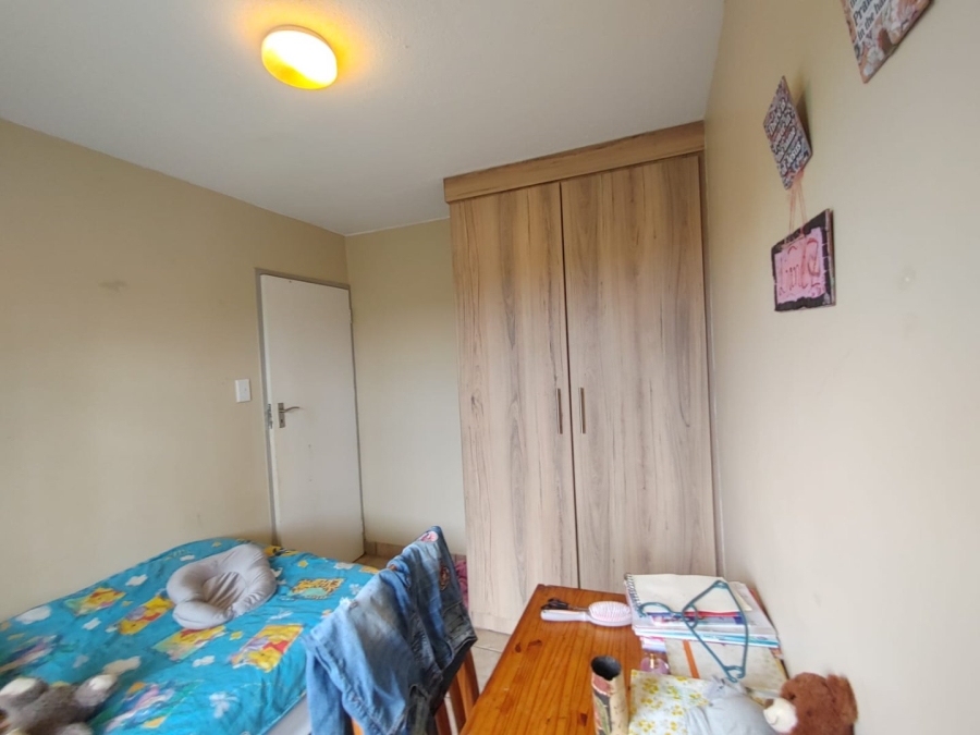 2 Bedroom Property for Sale in Rooihuiskraal North Gauteng