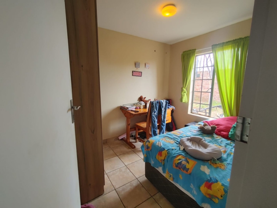 2 Bedroom Property for Sale in Rooihuiskraal North Gauteng
