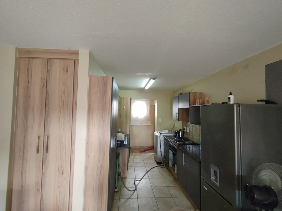 2 Bedroom Property for Sale in Rooihuiskraal North Gauteng