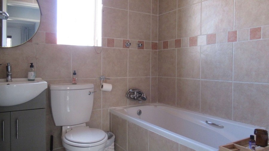 2 Bedroom Property for Sale in Noordhang Gauteng