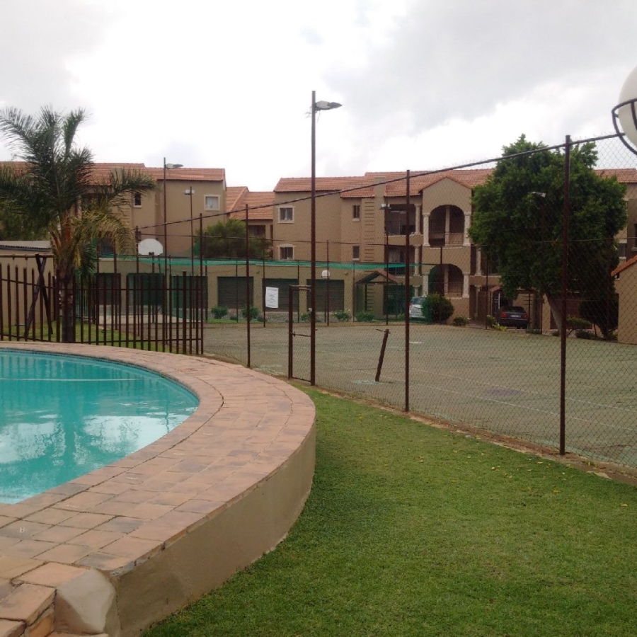 2 Bedroom Property for Sale in Noordhang Gauteng